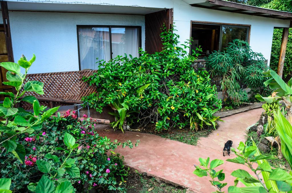 Cabanas Mana Nui Inn Hanga Roa Ngoại thất bức ảnh